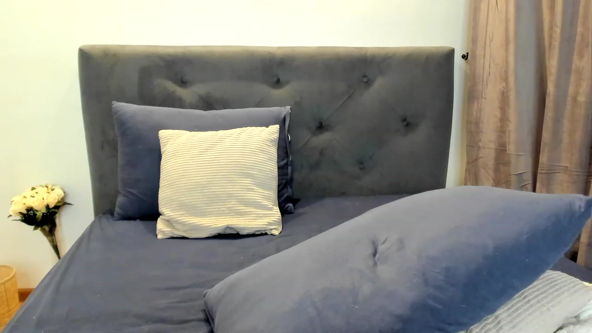 Gallery image thumbnail from Bee_Bee's myfreecams stream on, 03/14/2023, 21:38 image 7 of 20