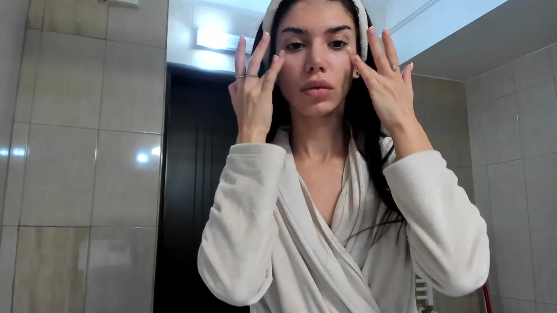 Gallery image thumbnail from Bee_Bee's myfreecams stream on, 03/14/2023, 22:19 image 11 of 20