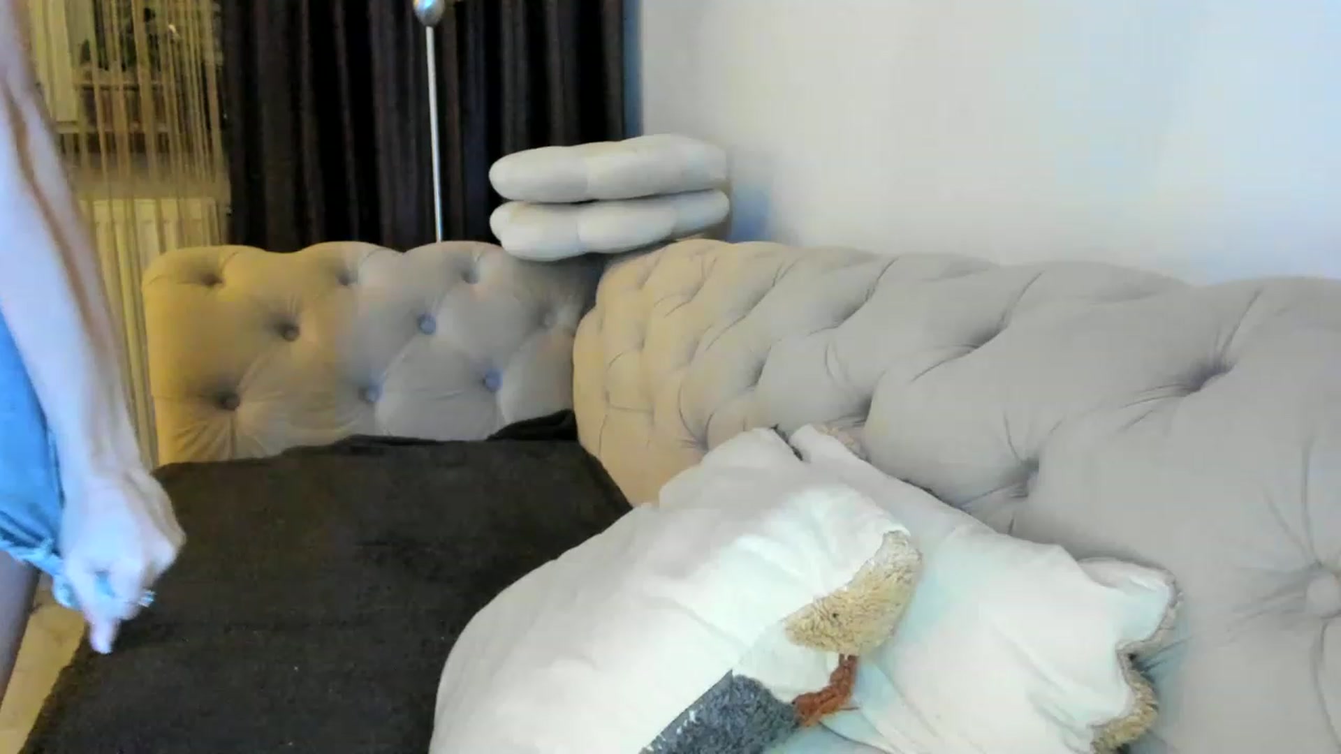Gallery image thumbnail from Bee_Bee's myfreecams stream on, 03/17/2023, 21:13 image 19 of 20