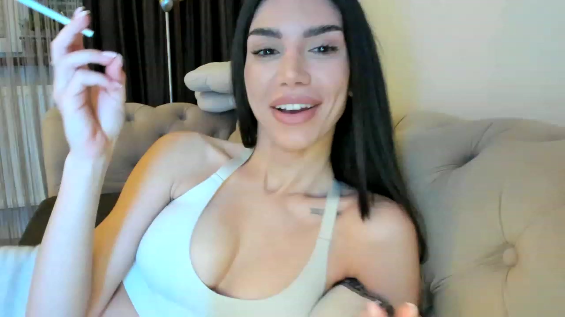 Gallery image thumbnail from Bee_Bee's myfreecams stream on, 03/18/2023, 22:30 image 14 of 20