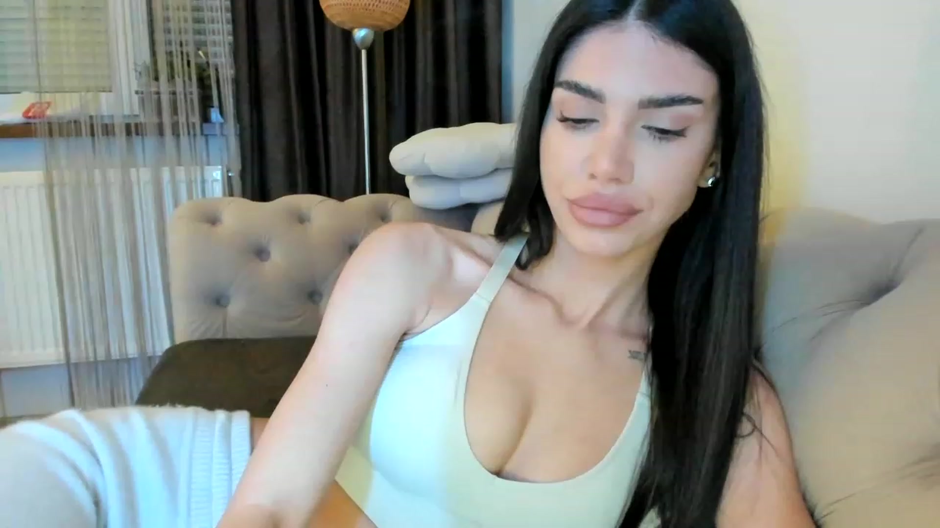 Gallery image thumbnail from Bee_Bee's myfreecams stream on, 03/18/2023, 22:30 image 1 of 20