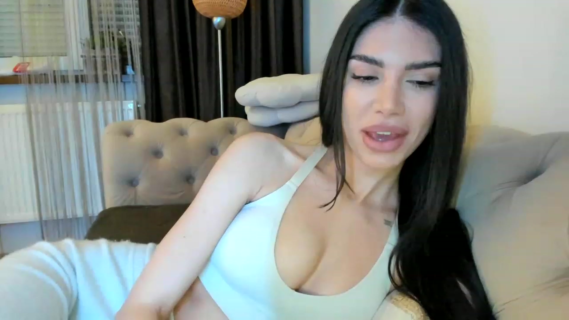 Gallery image thumbnail from Bee_Bee's myfreecams stream on, 03/18/2023, 22:30 image 8 of 20