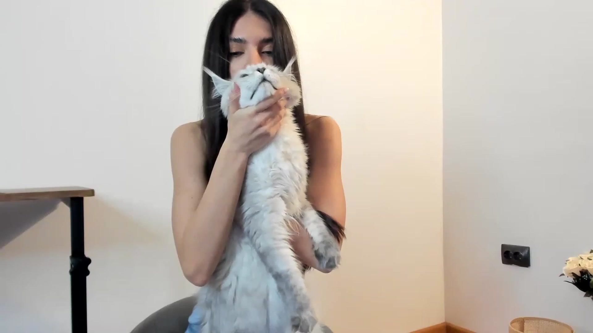 Gallery image thumbnail from Bee_Bee's myfreecams stream on, 03/22/2023, 20:37 image 13 of 20