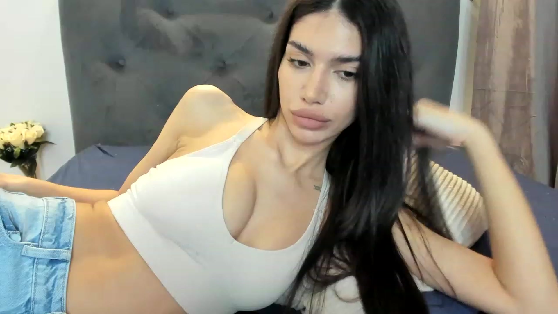 Gallery image thumbnail from Bee_Bee's myfreecams stream on, 03/22/2023, 22:07 image 3 of 20