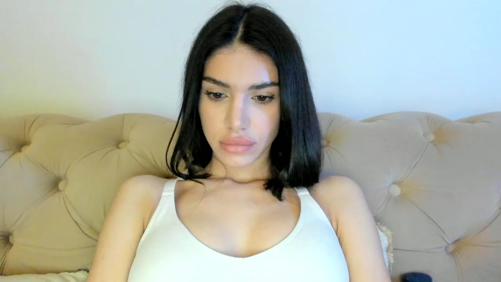 Gallery image thumbnail from Bee_Bee's myfreecams stream on, 03/24/2023, 23:17 image 16 of 20