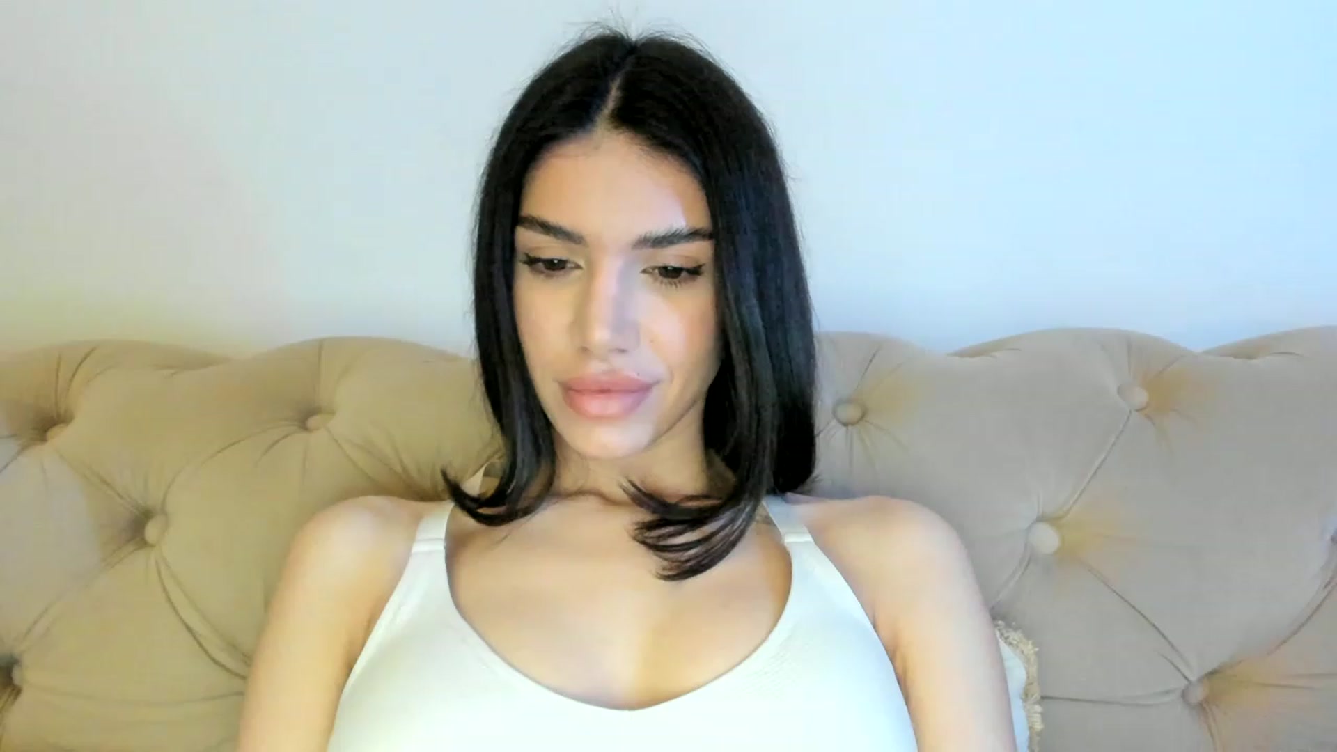 Gallery image thumbnail from Bee_Bee's myfreecams stream on, 03/24/2023, 23:17 image 15 of 20