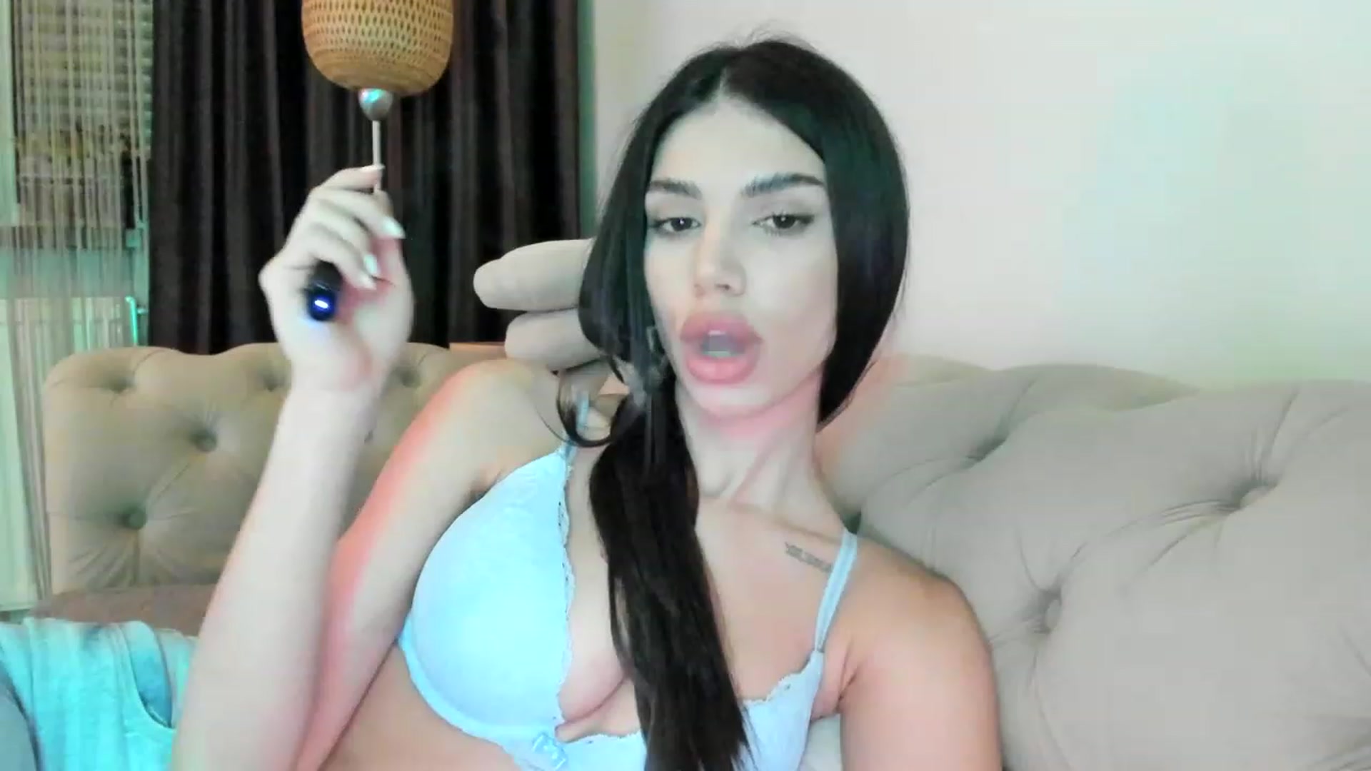 Gallery image thumbnail from Bee_Bee's myfreecams stream on, 03/26/2023, 21:22 image 4 of 20