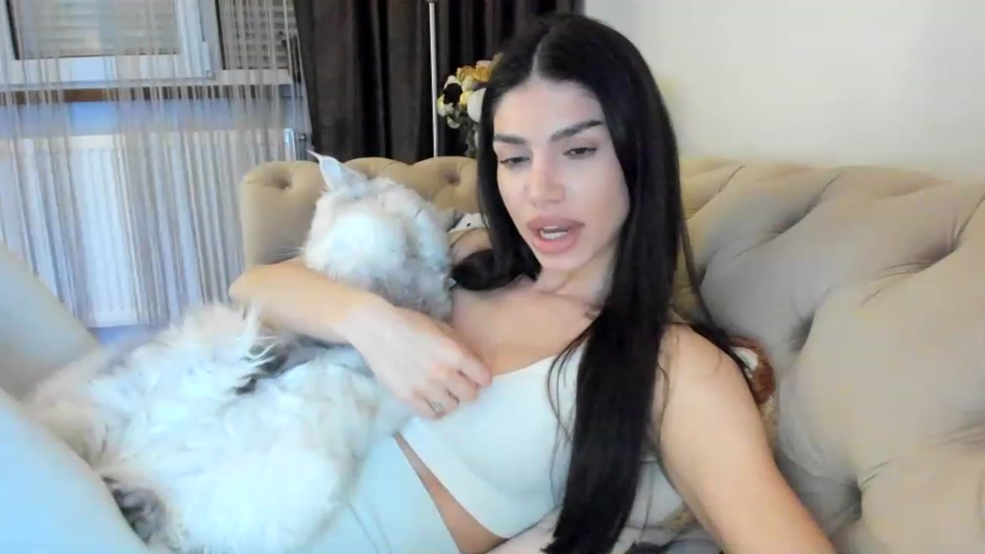 Gallery image thumbnail from Bee_Bee's myfreecams stream on, 04/23/2023, 20:14 image 13 of 20