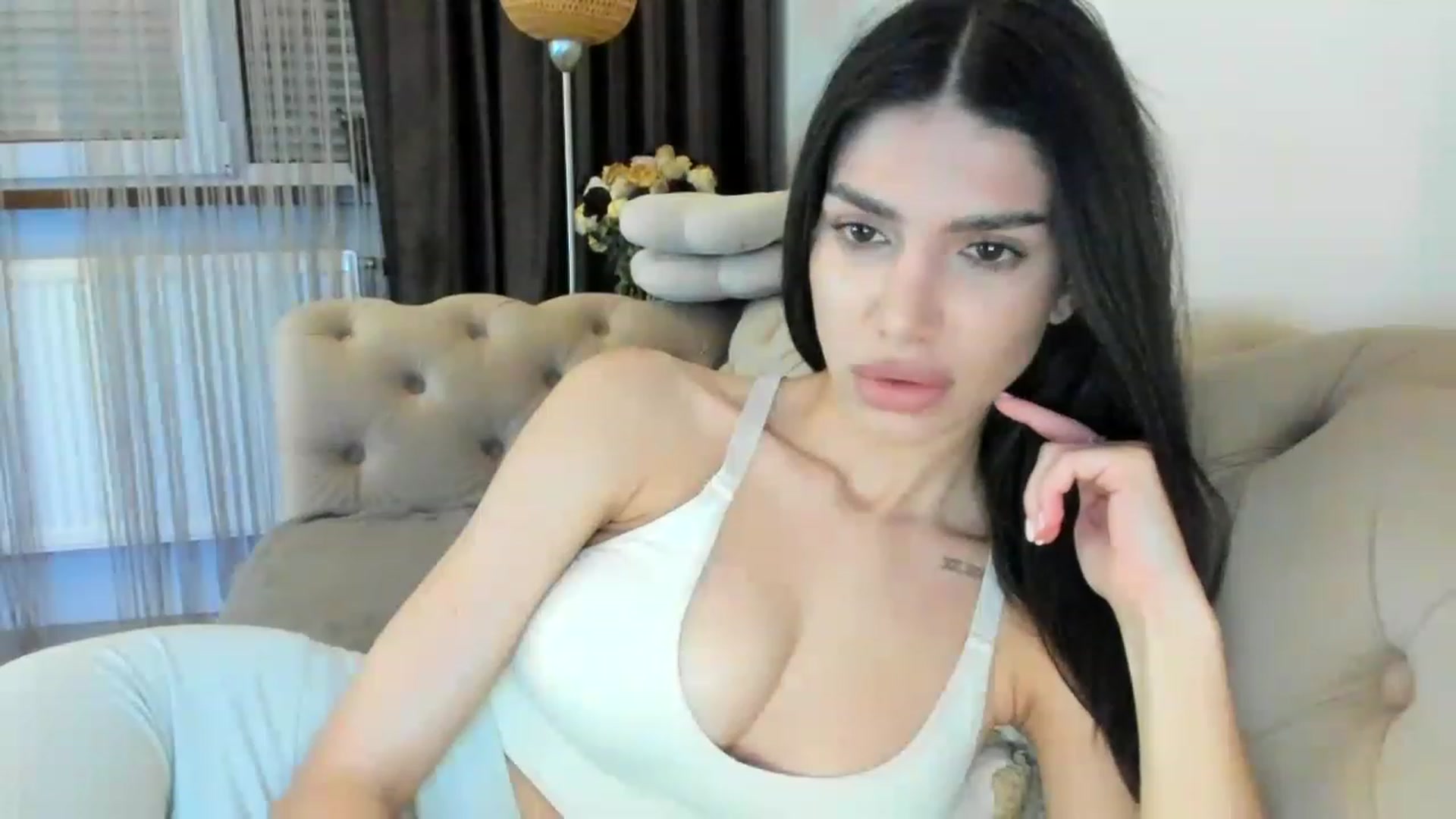 Gallery image thumbnail from Bee_Bee's myfreecams stream on, 04/23/2023, 20:14 image 3 of 20