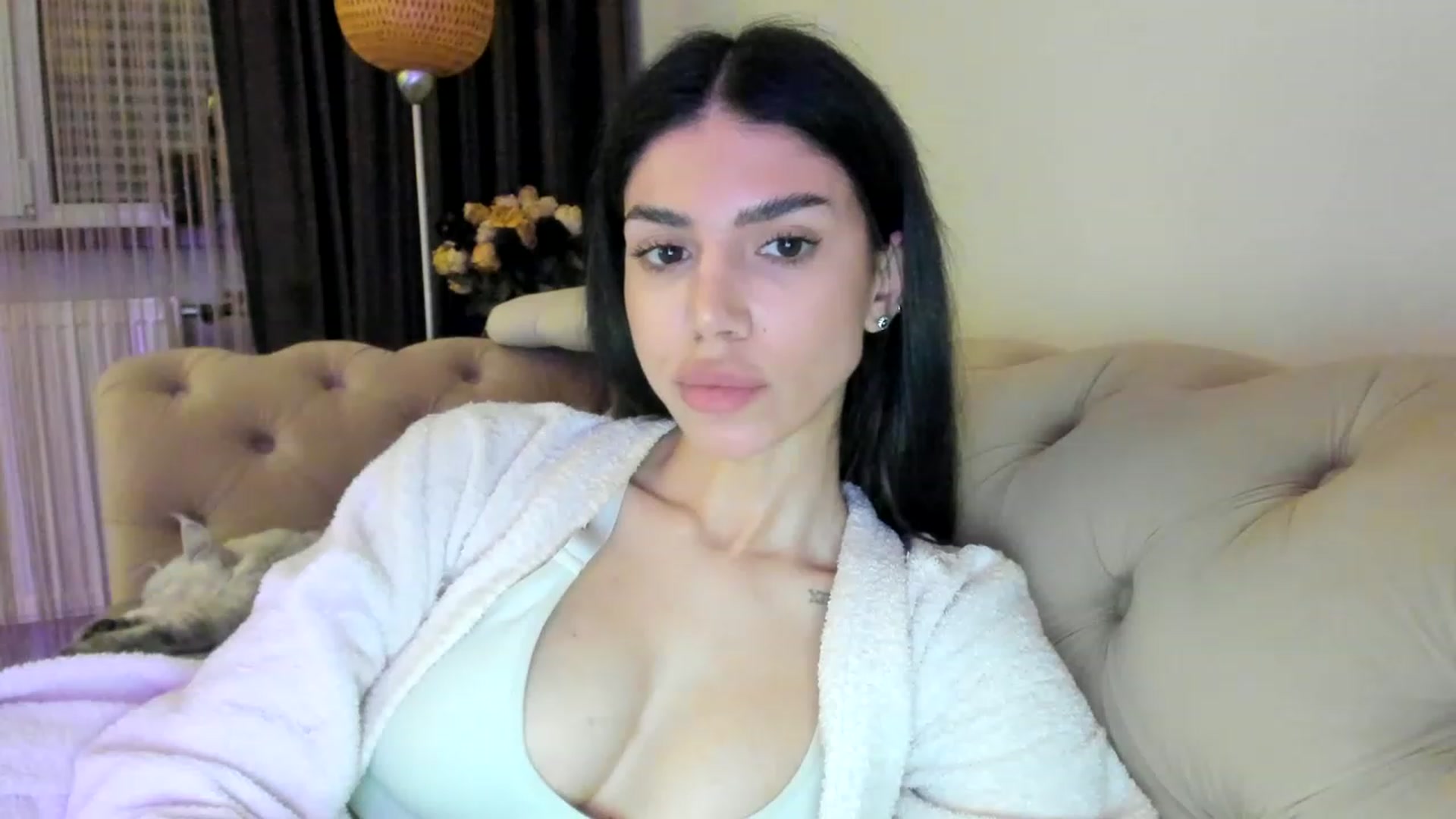 Gallery image thumbnail from Bee_Bee's myfreecams stream on, 04/26/2023, 21:32 image 17 of 20