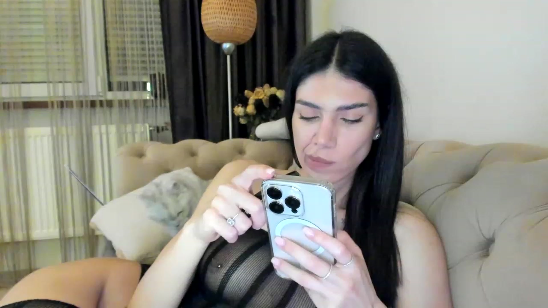 Gallery image thumbnail from Bee_Bee's myfreecams stream on, 04/28/2023, 22:58 image 17 of 20