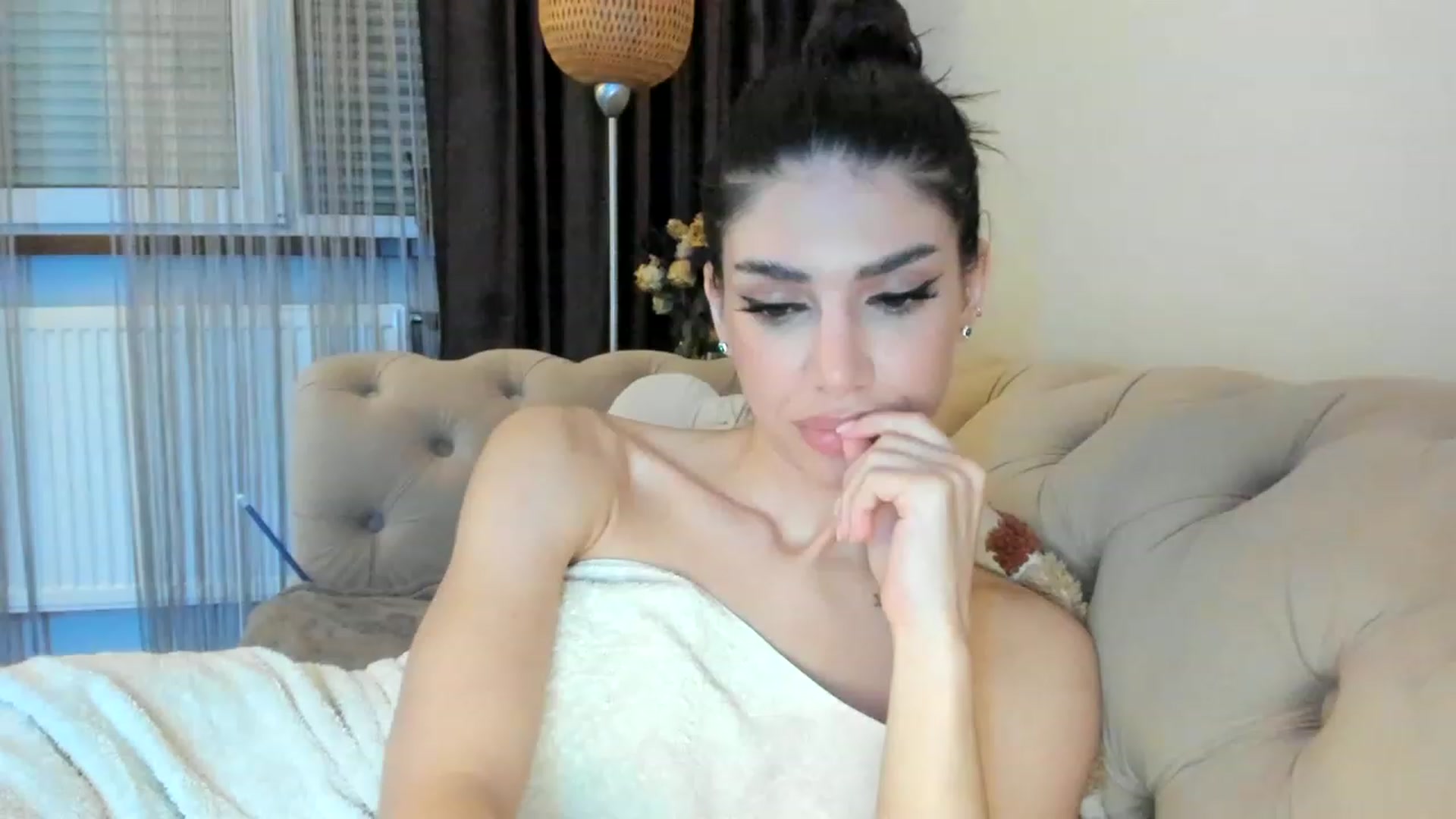 Gallery image thumbnail from Bee_Bee's myfreecams stream on, 05/01/2023, 23:18 image 19 of 20