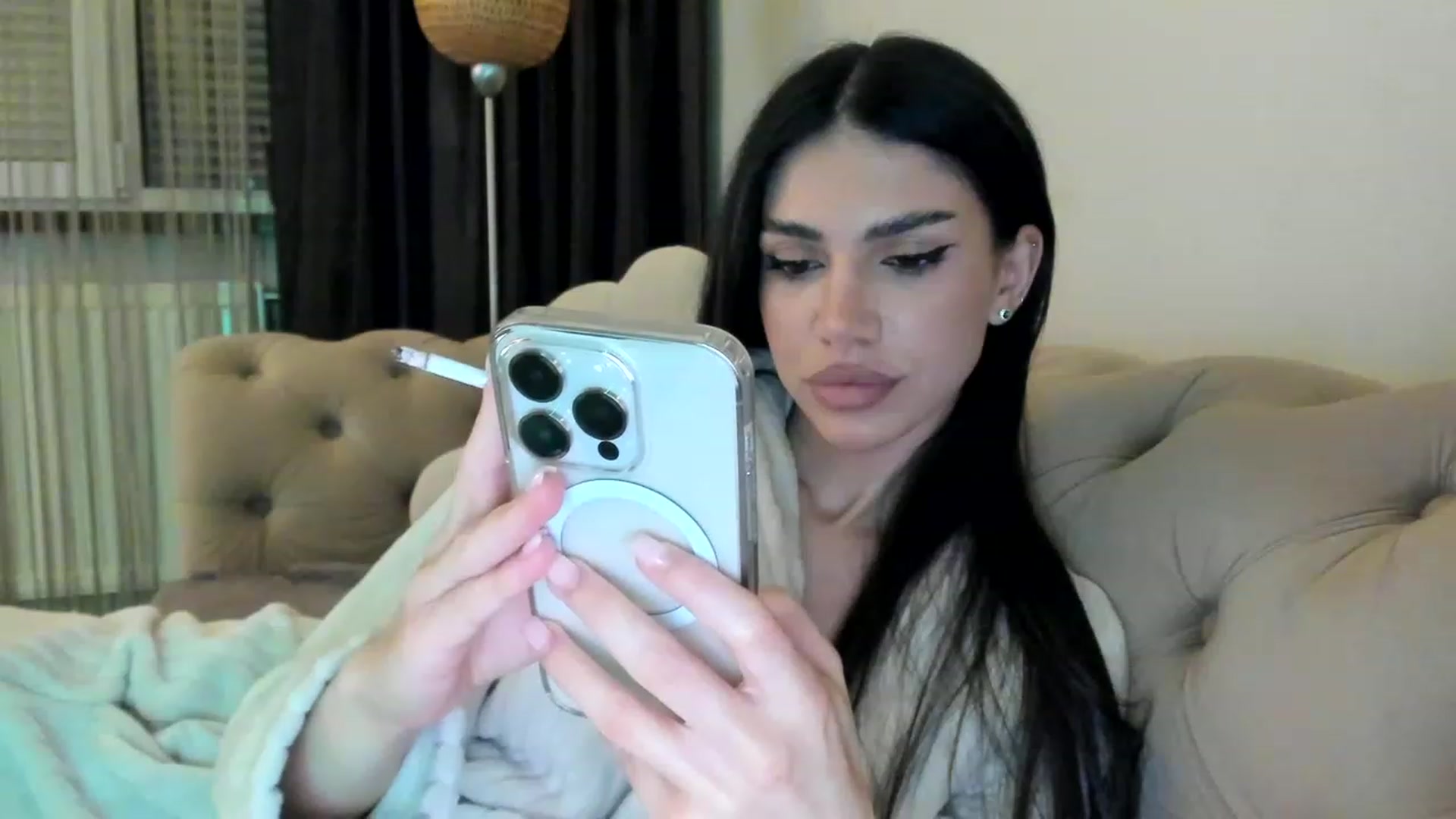 Gallery image thumbnail from Bee_Bee's myfreecams stream on, 05/02/2023, 21:30 image 8 of 20