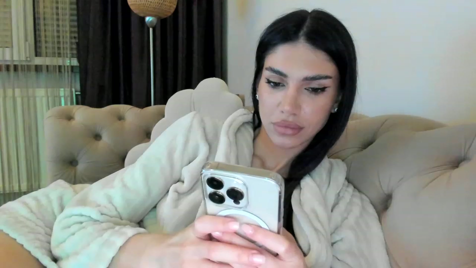 Gallery image thumbnail from Bee_Bee's myfreecams stream on, 05/02/2023, 21:30 image 18 of 20