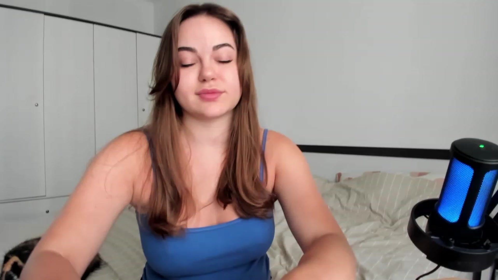 Gallery image thumbnail from Bee_Day_Month's myfreecams stream on, 06/14/2023, 12:27 image 17 of 20