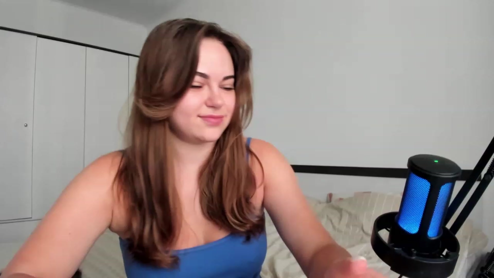 Gallery image thumbnail from Bee_Day_Month's myfreecams stream on, 06/14/2023, 12:27 image 5 of 20