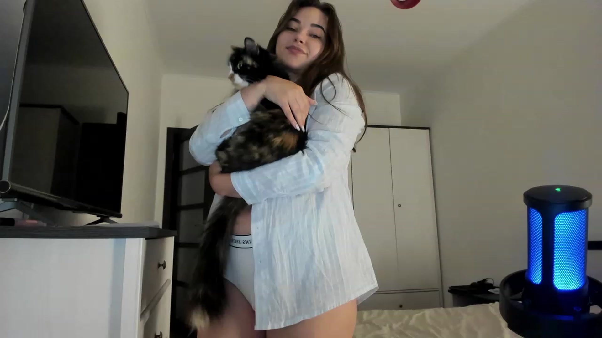 Gallery image thumbnail from Bee_Day_Month's myfreecams stream on, 06/16/2023, 18:42 image 16 of 20