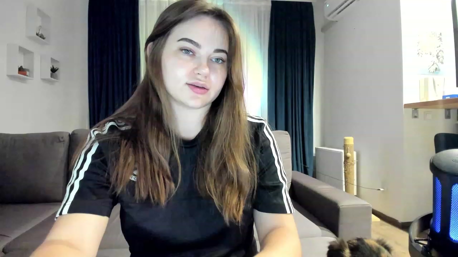 Gallery image thumbnail from Bee_Day_Month's myfreecams stream on, 06/17/2023, 21:38 image 18 of 20