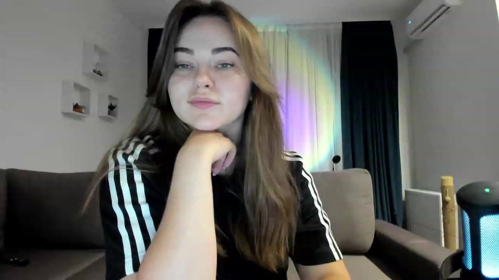 Gallery image thumbnail from Bee_Day_Month's myfreecams stream on, 06/17/2023, 21:38 image 6 of 20