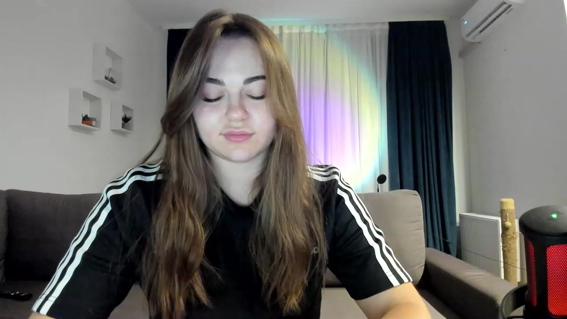 Gallery image thumbnail from Bee_Day_Month's myfreecams stream on, 06/17/2023, 21:38 image 5 of 20