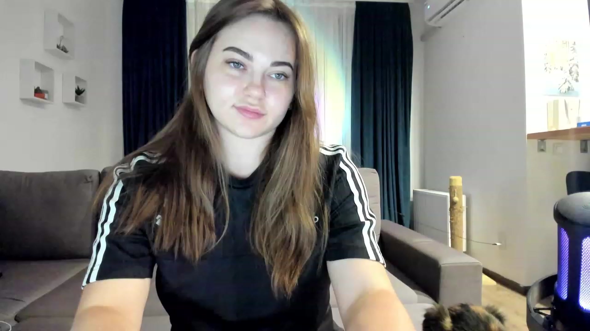 Gallery image thumbnail from Bee_Day_Month's myfreecams stream on, 06/17/2023, 21:38 image 17 of 20