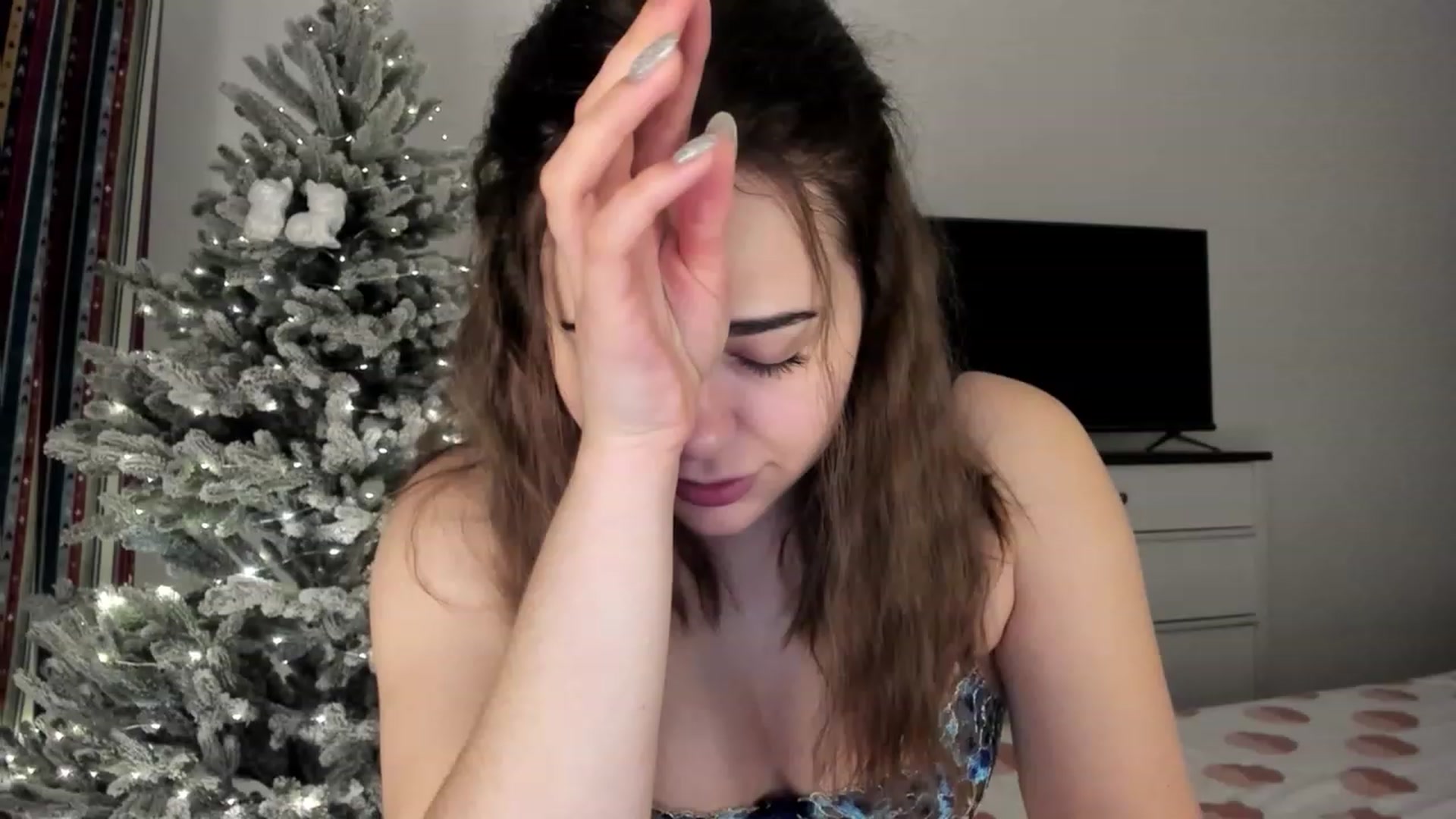 Gallery image thumbnail from Bee_Sweety_'s myfreecams stream on, 12/24/2022, 13:45 image 2 of 20