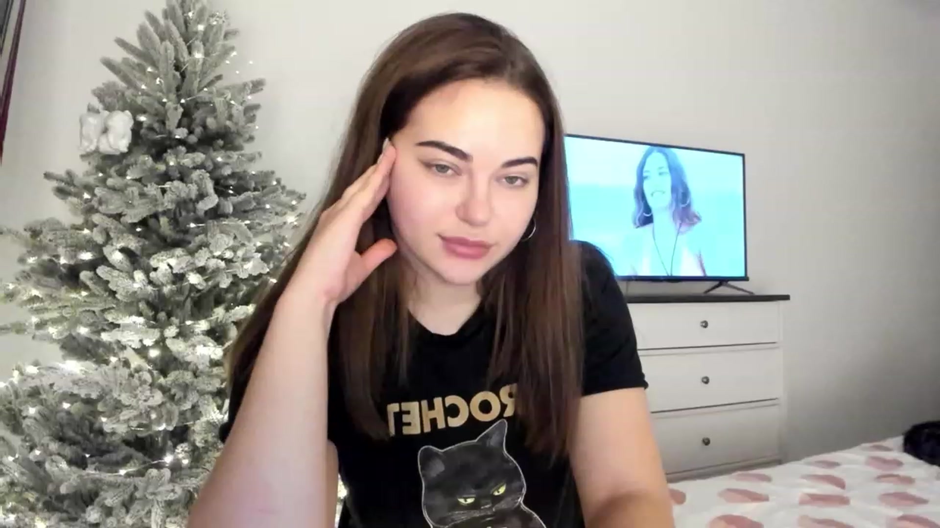 Gallery image thumbnail from Bee_Sweety_'s myfreecams stream on, 12/26/2022, 16:04 image 10 of 20
