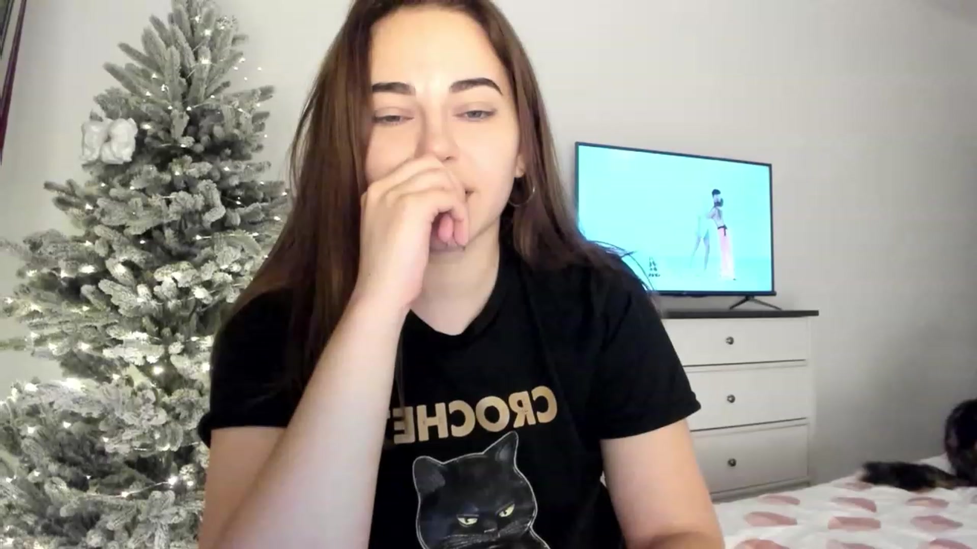 Gallery image thumbnail from Bee_Sweety_'s myfreecams stream on, 12/26/2022, 16:04 image 5 of 20
