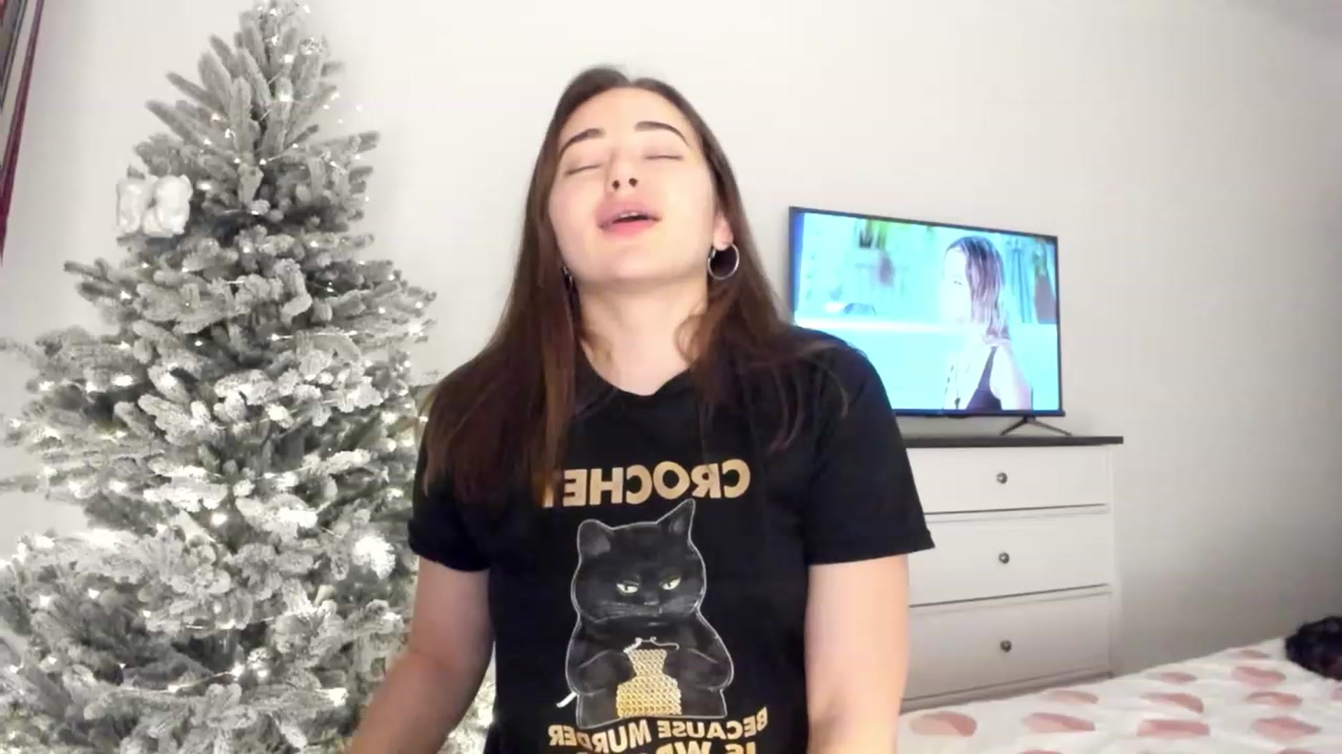 Gallery image thumbnail from Bee_Sweety_'s myfreecams stream on, 12/26/2022, 16:04 image 13 of 20