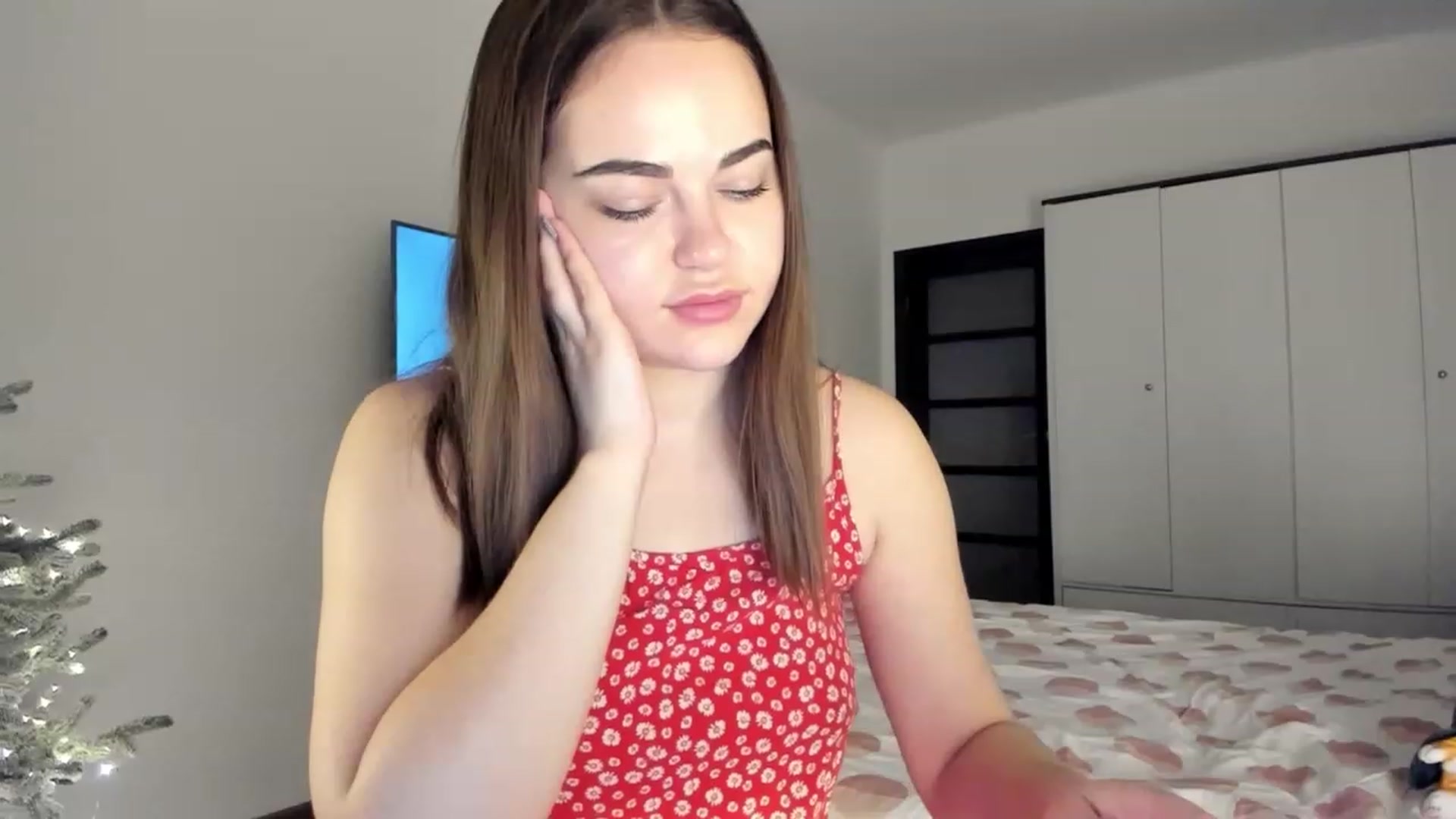 Gallery image thumbnail from Bee_Sweety_'s myfreecams stream on, 12/27/2022, 16:09 image 6 of 20