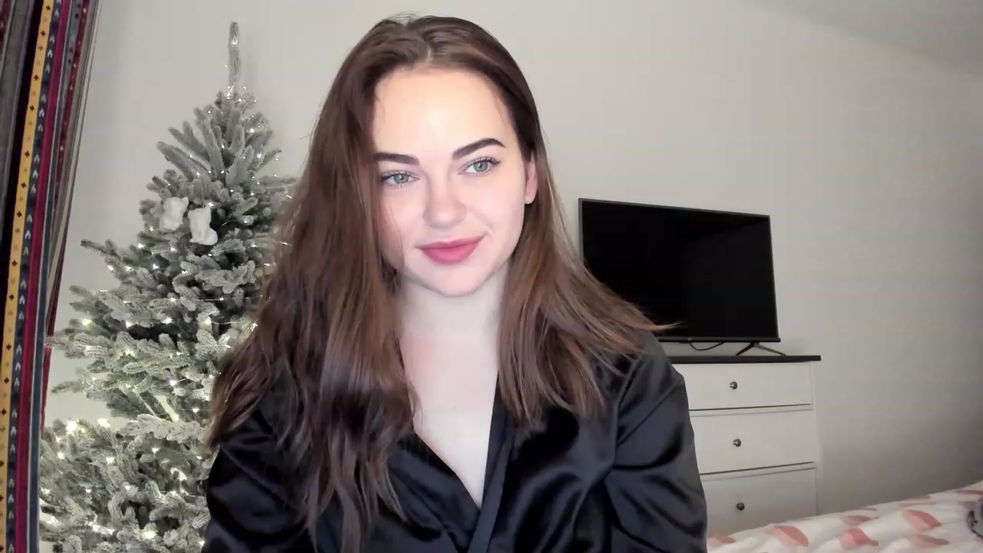 Gallery image thumbnail from Bee_Sweety_'s myfreecams stream on, 12/29/2022, 13:36 image 1 of 20