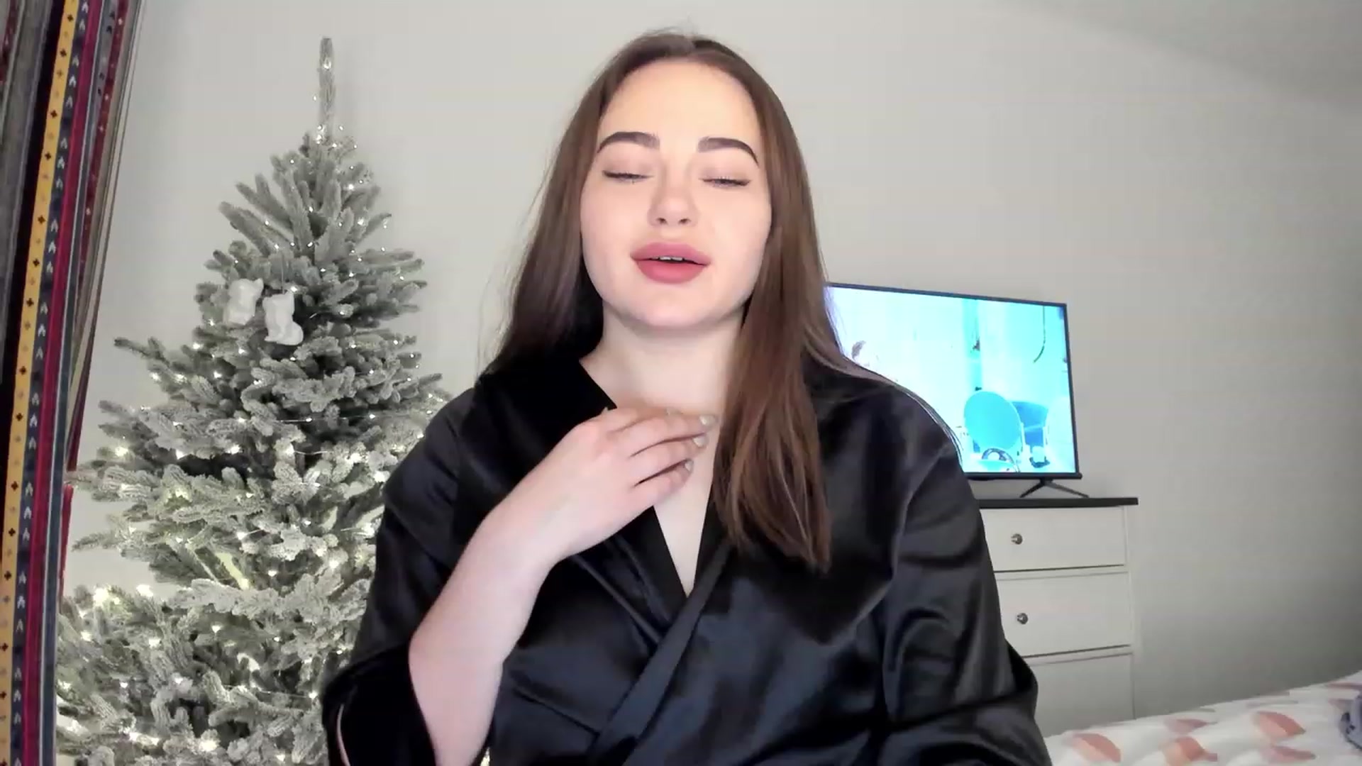 Gallery image thumbnail from Bee_Sweety_'s myfreecams stream on, 12/29/2022, 13:36 image 6 of 20