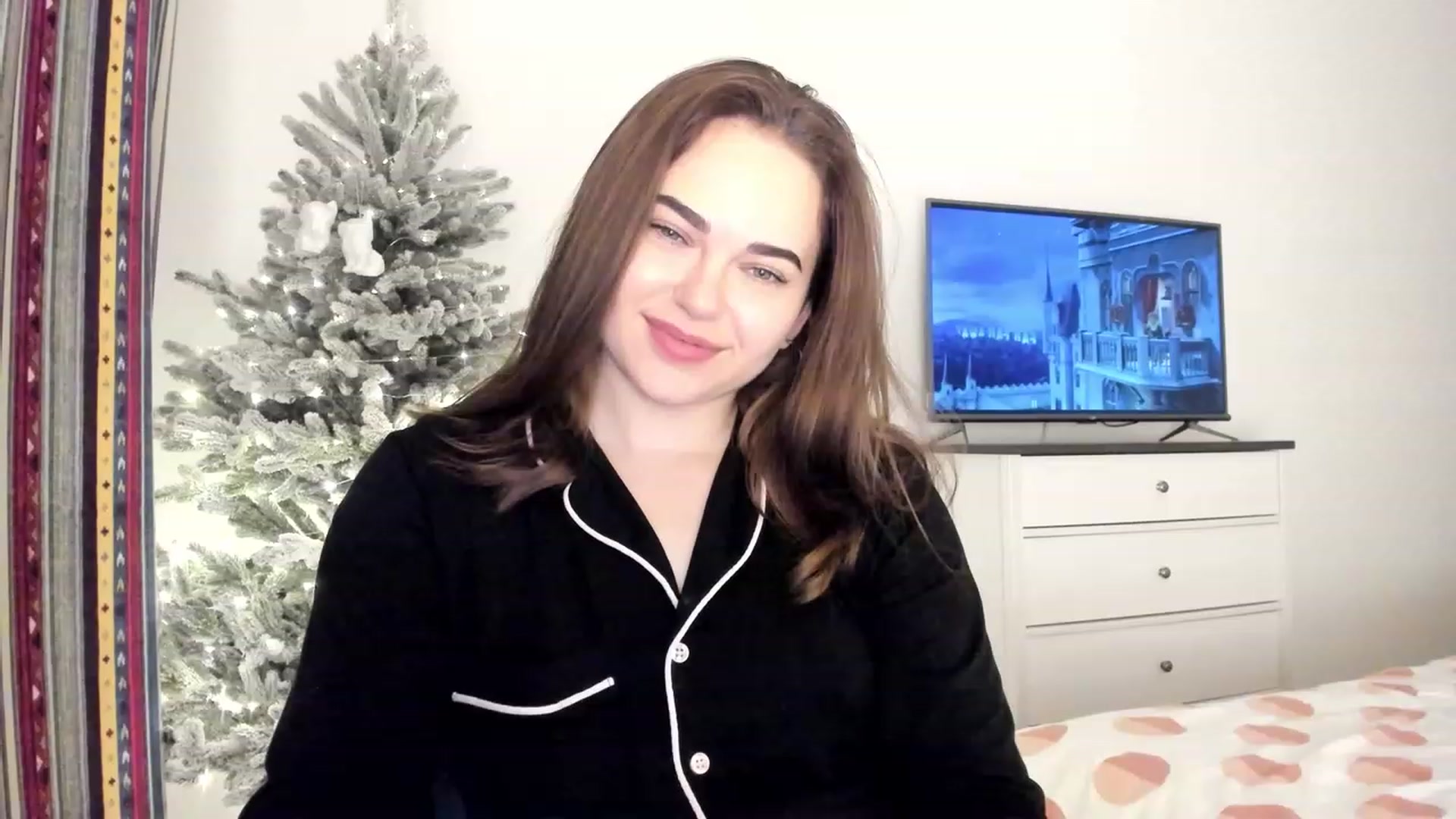 Gallery image thumbnail from Bee_Sweety_'s myfreecams stream on, 12/30/2022, 15:55 image 2 of 20