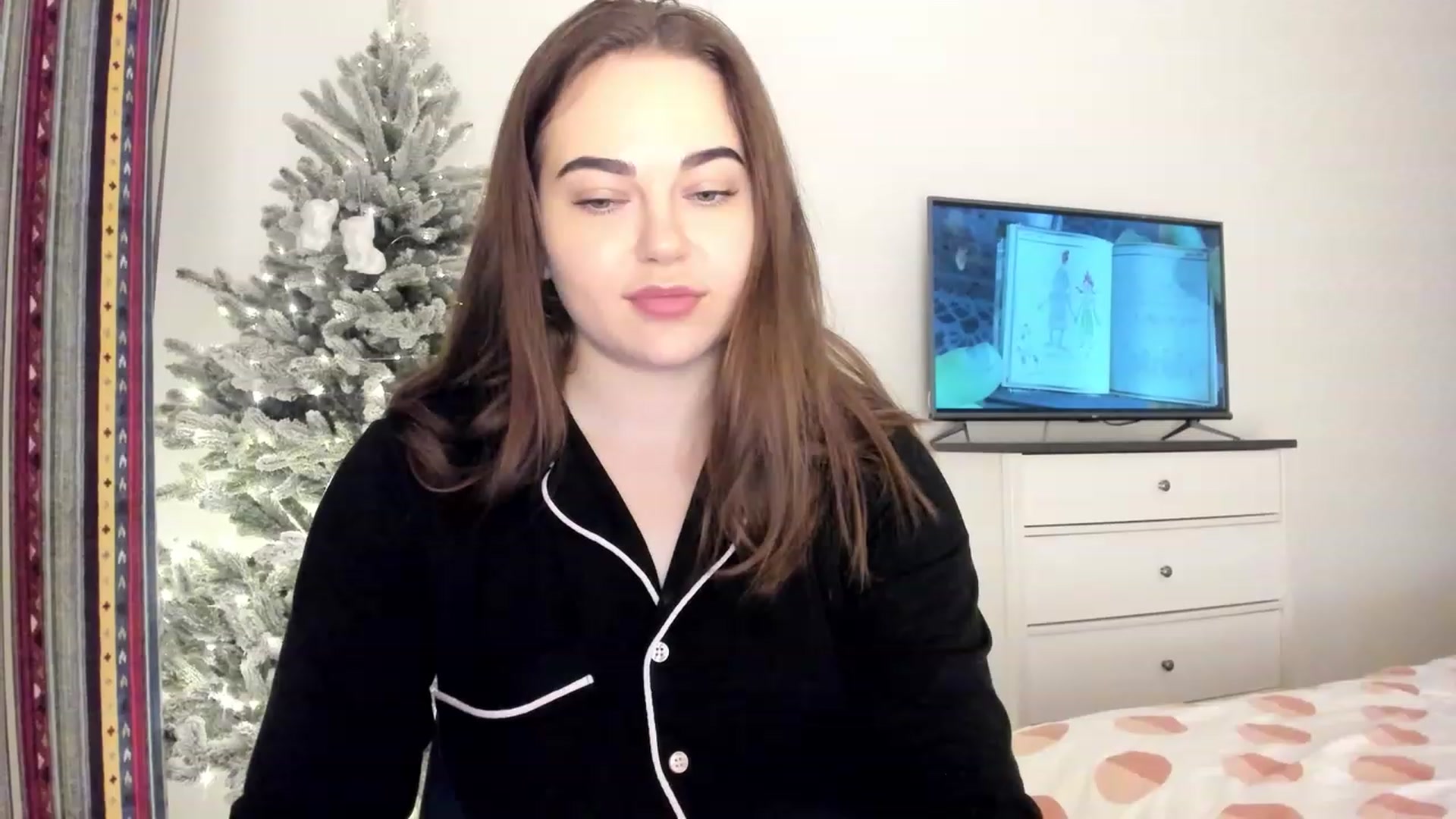 Gallery image thumbnail from Bee_Sweety_'s myfreecams stream on, 12/30/2022, 15:55 image 14 of 20