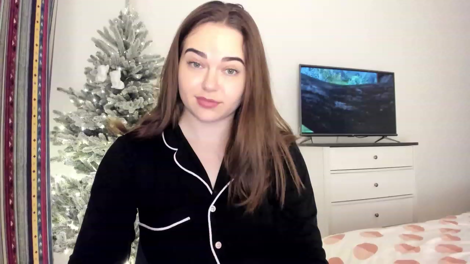 Gallery image thumbnail from Bee_Sweety_'s myfreecams stream on, 12/30/2022, 15:55 image 16 of 20