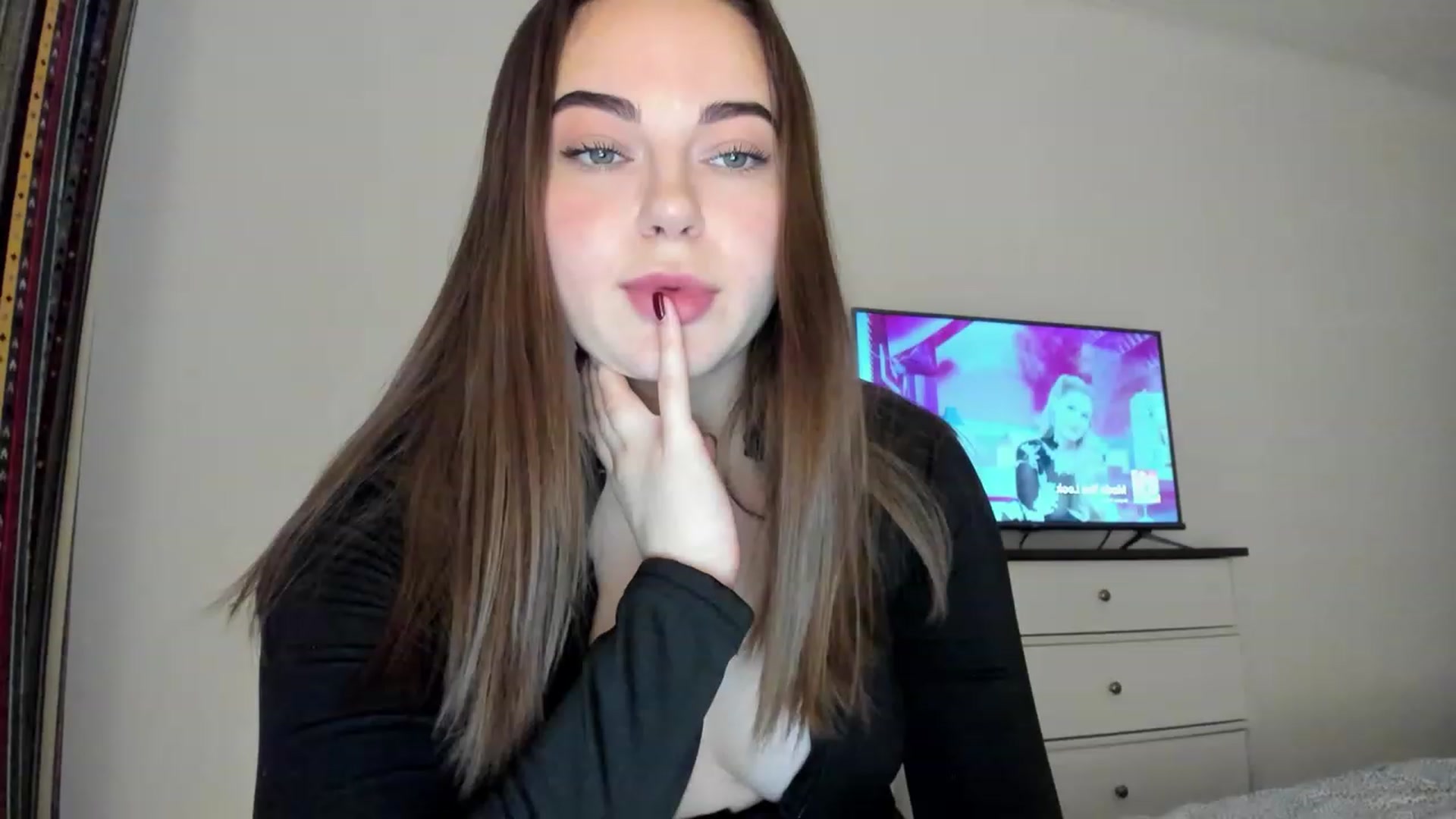Gallery image thumbnail from Bee_Sweety_'s myfreecams stream on, 02/05/2023, 13:56 image 15 of 20