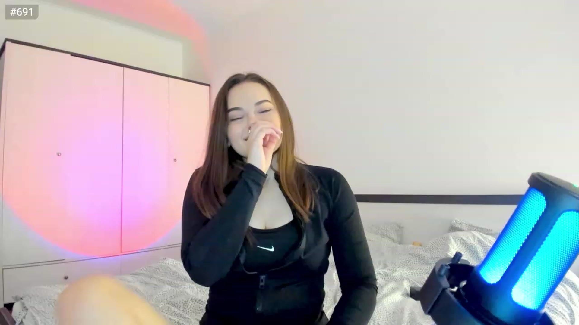 Gallery image thumbnail from Bee_Sweety_'s myfreecams stream on, 02/26/2023, 14:36 image 6 of 20