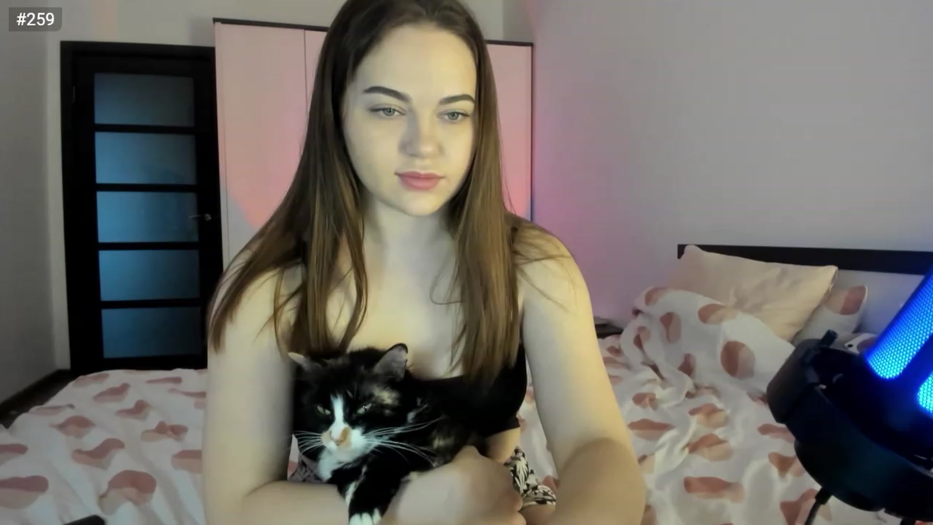 Gallery image thumbnail from Bee_Sweety_'s myfreecams stream on, 03/12/2023, 15:04 image 7 of 20
