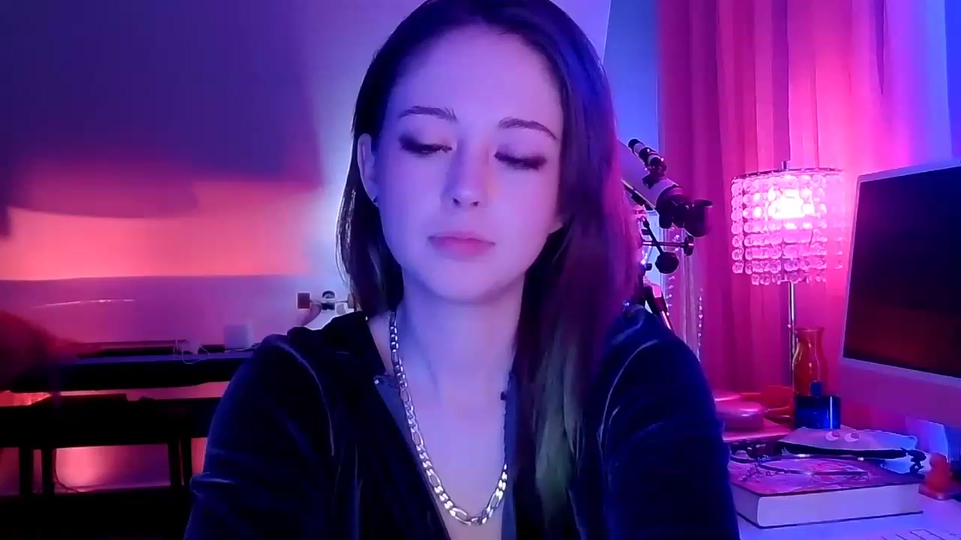 Gallery image thumbnail from BeeautyNSFW's myfreecams stream on, 04/01/2023, 05:45 image 12 of 20