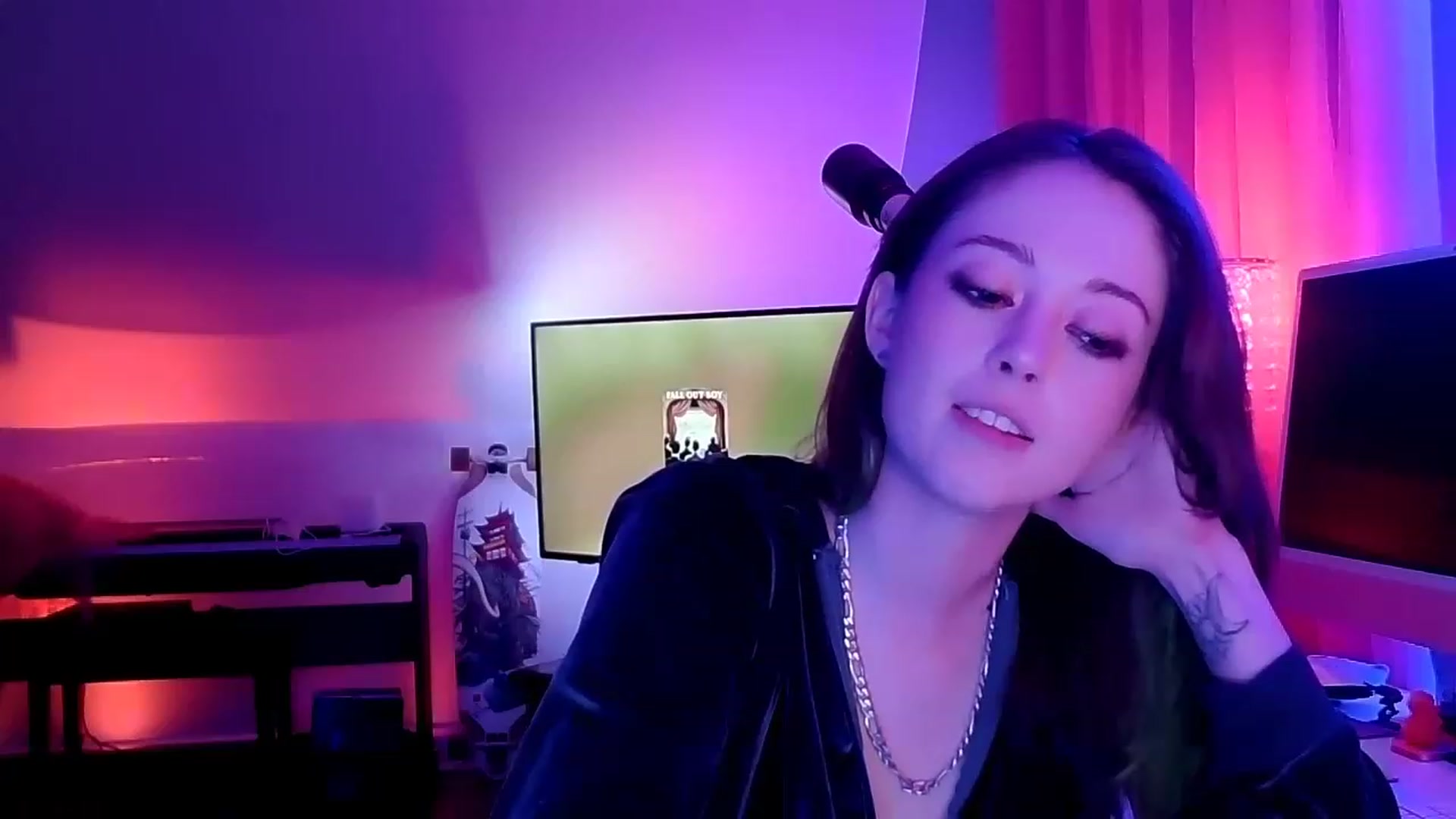 Gallery image thumbnail from BeeautyNSFW's myfreecams stream on, 04/01/2023, 05:45 image 15 of 20