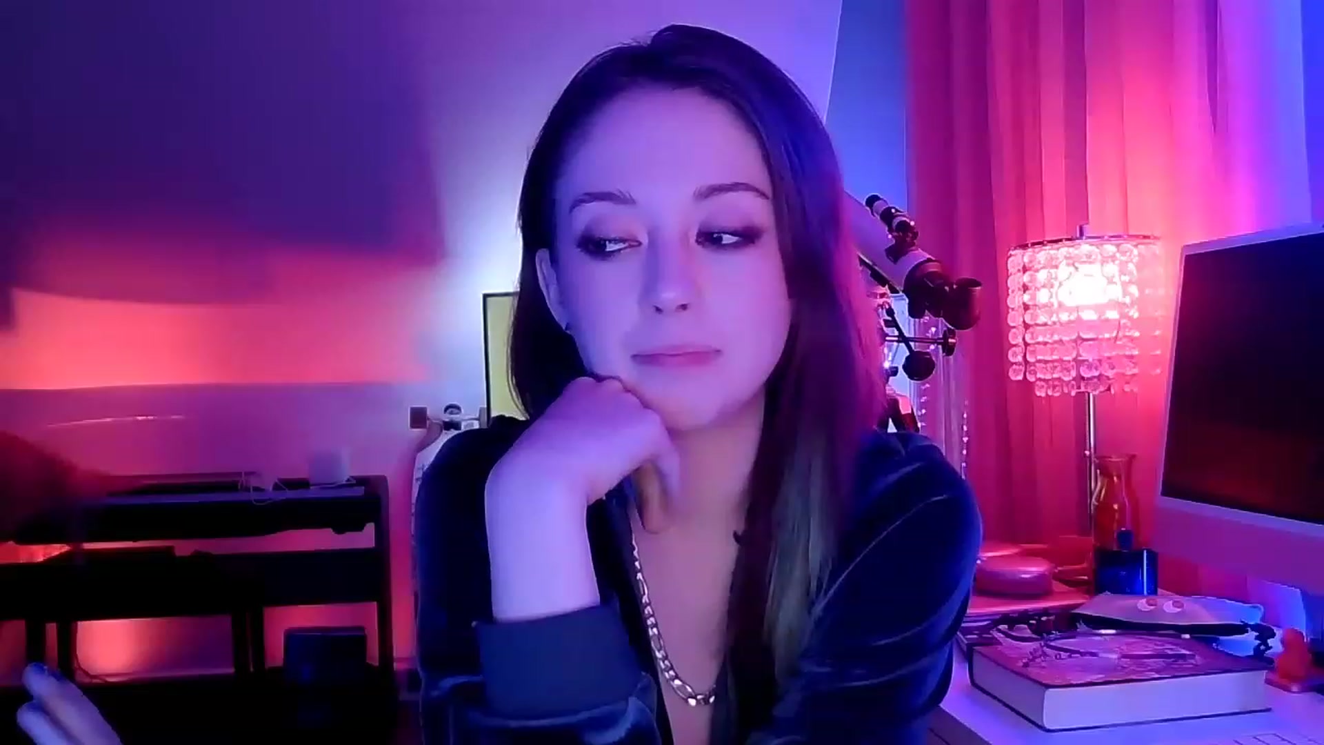 Gallery image thumbnail from BeeautyNSFW's myfreecams stream on, 04/01/2023, 05:45 image 13 of 20