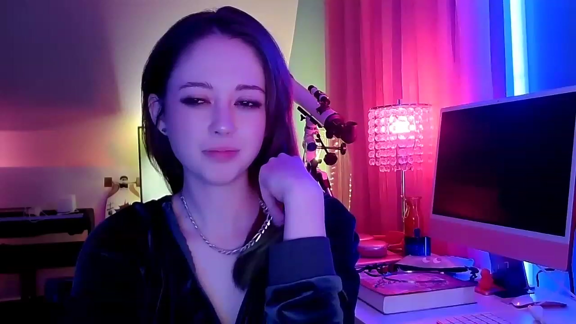Gallery image thumbnail from BeeautyNSFW's myfreecams stream on, 04/01/2023, 06:14 image 15 of 20
