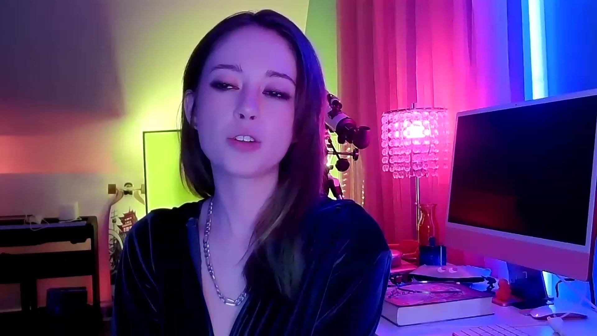 Gallery image thumbnail from BeeautyNSFW's myfreecams stream on, 04/01/2023, 06:14 image 10 of 20
