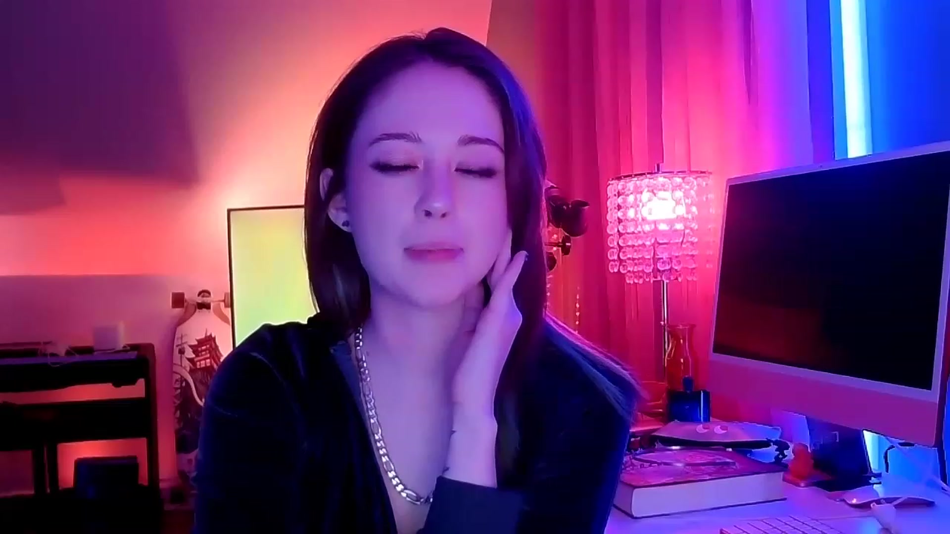 Gallery image thumbnail from BeeautyNSFW's myfreecams stream on, 04/01/2023, 06:14 image 3 of 20