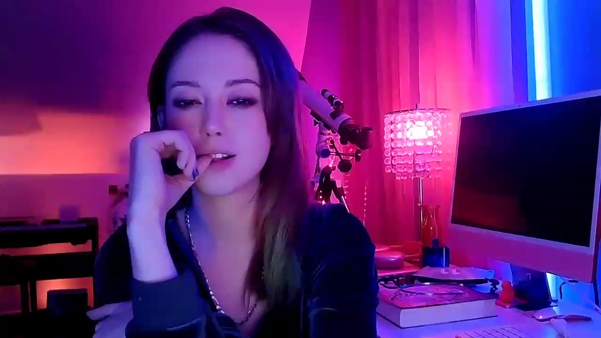 Gallery image thumbnail from BeeautyNSFW's myfreecams stream on, 04/01/2023, 06:14 image 12 of 20