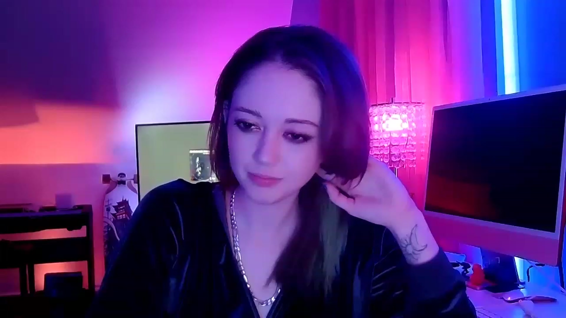 Gallery image thumbnail from BeeautyNSFW's myfreecams stream on, 04/01/2023, 06:14 image 16 of 20