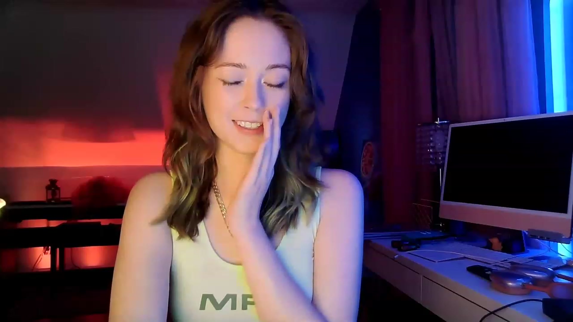 Gallery image thumbnail from BeeautyNSFW's myfreecams stream on, 04/19/2023, 02:37 image 7 of 20
