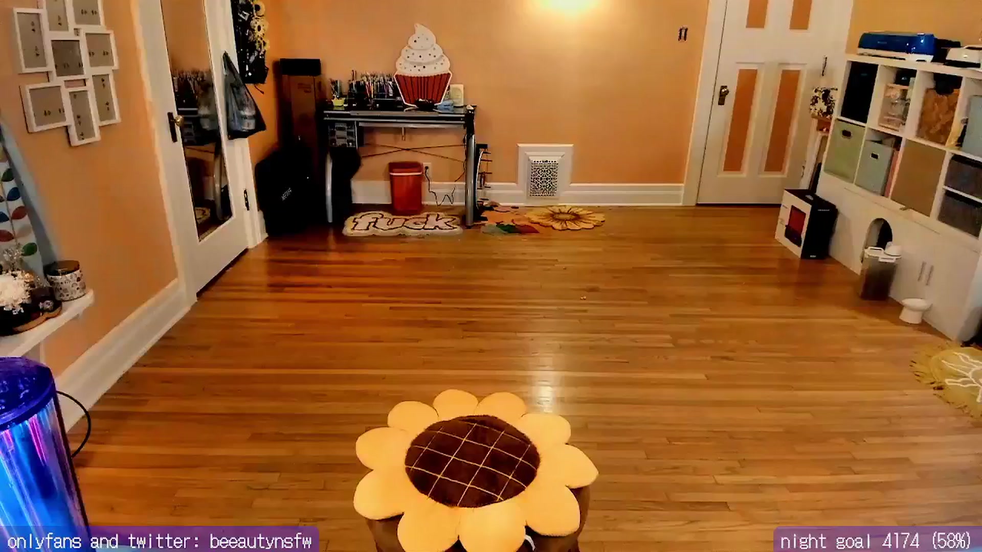 Gallery image thumbnail from BeeautyNSFW's myfreecams stream on, 09/13/2024, 07:10 image 15 of 20