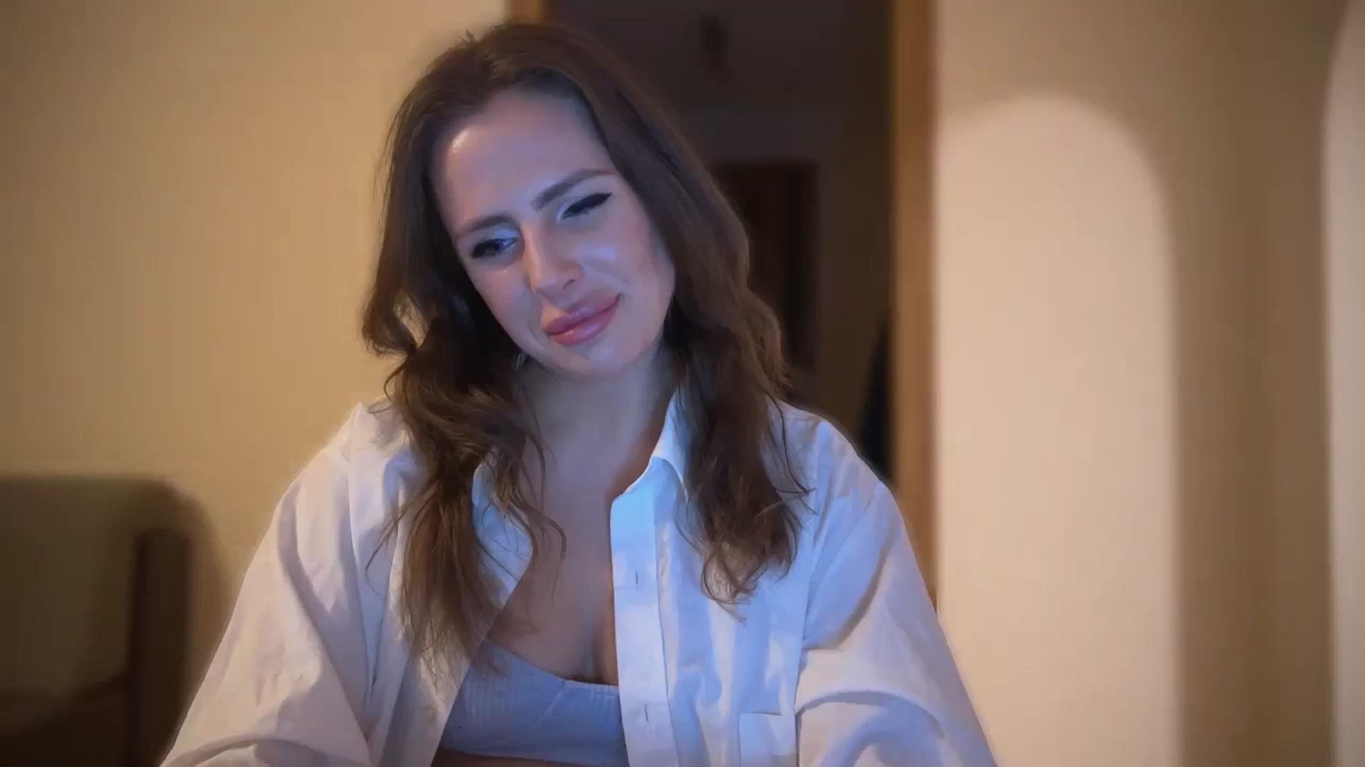 Gallery image thumbnail from BeepBoob777's myfreecams stream on, 04/21/2024, 24:27 image 2 of 20