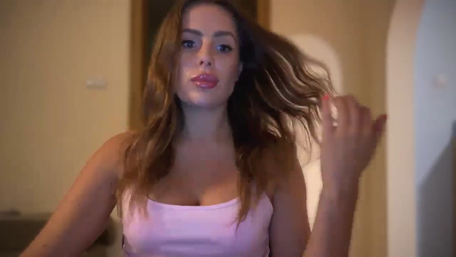 Gallery image thumbnail from BeepBoob777's myfreecams stream on, 08/03/2024, 24:01 image 4 of 20